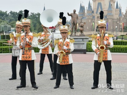 Tdl ハロウィーン版のミニショーが大人気 Tdlバンド ジップンズームガイドツアーでパークがもっと楽しくなる 写真 5 16 ディズニー特集 ウレぴあ総研