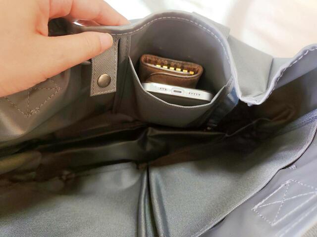 携帯入れに便利な、スマホポケットあり『大人のおしゃれ手帖』10月号：付録「PLAIN PEOPLE（プレインピープル）」多機能おしゃれトートバッグ