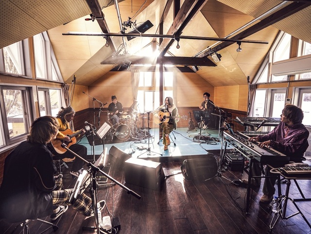 『菅田将暉 LIVE STREAMING VOL.2』より Photo:上飯坂一