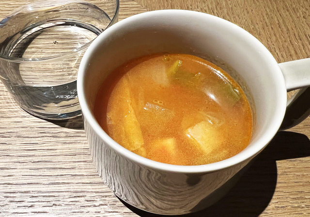 ランチスープにもお野菜ゴロゴロ