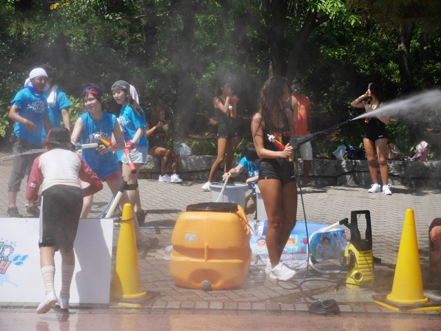 水着美女だ! マッチョ29だ! 八景島シーパラダイス「ウォータースプラッシュラン」を楽しむ