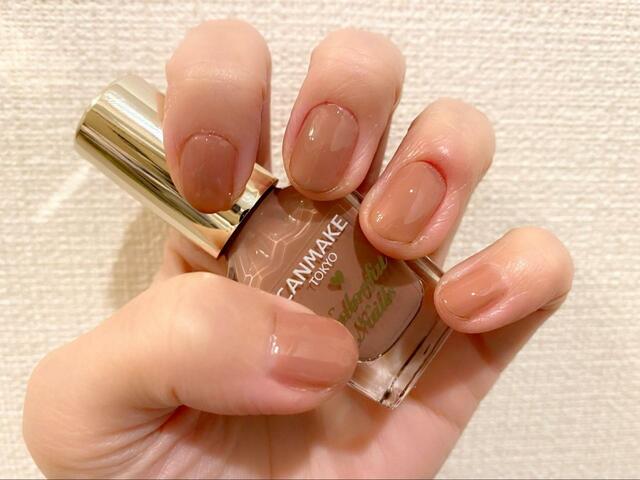 【キャンメイク カラフルネイルズ N76 アズキミルクティー】少し透け感のあるカラー
