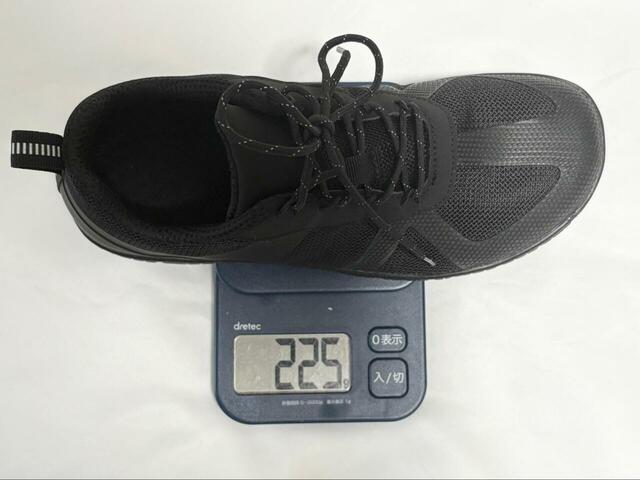 【ワークマン ベアマリンシューズ】片足約225g。実際に履いて歩くと全く気にならない重さです