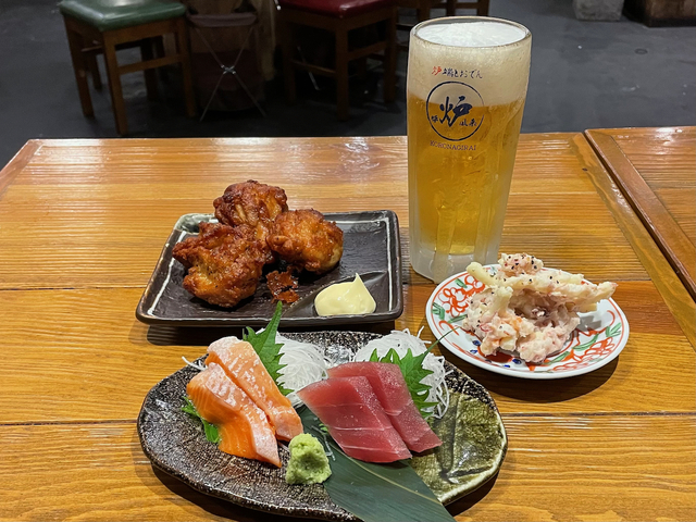 炉端とおでん 呼炉凪来キンキンに冷やしたグラスに注がれたビールがサイコーだった