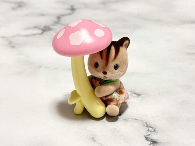 傘を持たせてみました。かわいすぎる〜!