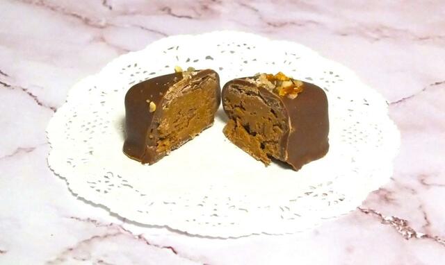 【ゴティバ】エクラ フィユティーヌ、ナッツ風味のミルクチョコレート