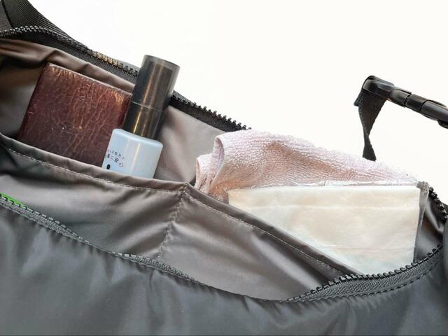 【green label relaxing 2WAY ハッスイ ショルダー バッグ】小物類を入れるのに便利なオープンポケットも!細かなアイテムはこちらに入れるのがおすすめです