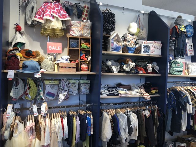 MARKEY'S/COMECHATTO&CLOSET