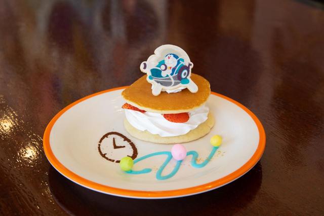 ドラえもんのいちごパンケーキ〜あんこ&カスタード〜 700円