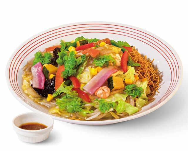 【長崎ちゃんぽん リンガーハット売上ランキング 7位】「彩り皿うどん（わさびドレッシング）」890円（税込）