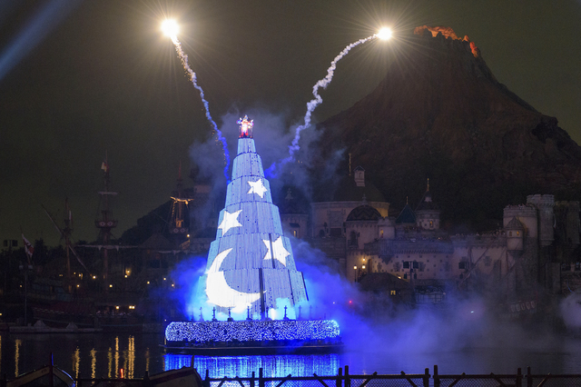 『東京ディズニーシー 20周年 アニバーサリー・セレクション』ファンタズミック! (収録年:2011)