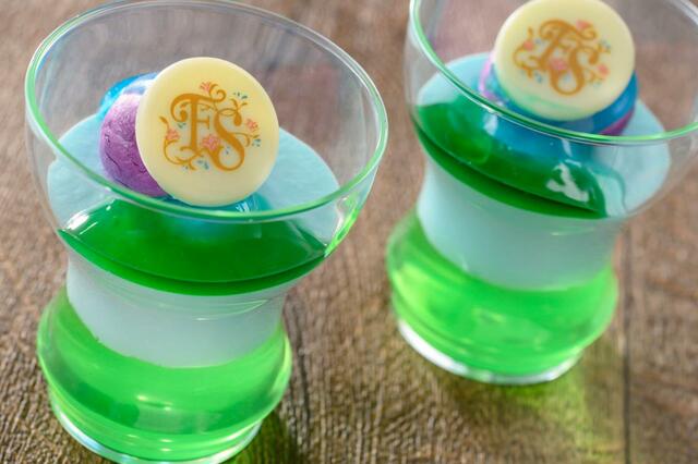 ライムゼリー＆ヨーグルトムース 550円｜ルックアウト・クックアウト｜「ピーターパンのネバーランド」内レストラン｜東京ディズニーシー「ファンタジースプリングス」メニュー