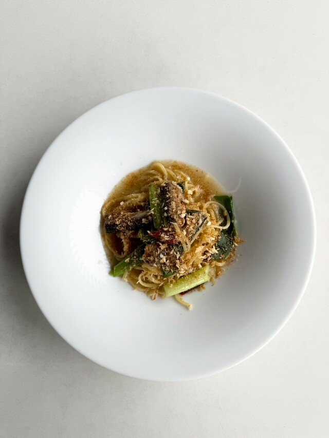 「イワシと九条ネギのペペロンチーノ」<期間:2025年11月4日〜>【恵比寿発“EDW”の新業態!本格イタリアンの食べ放題ビュッフェ「Espresso D Works 岡崎店」が、三井アウトレットパーク岡崎に11月4日にオープン!】