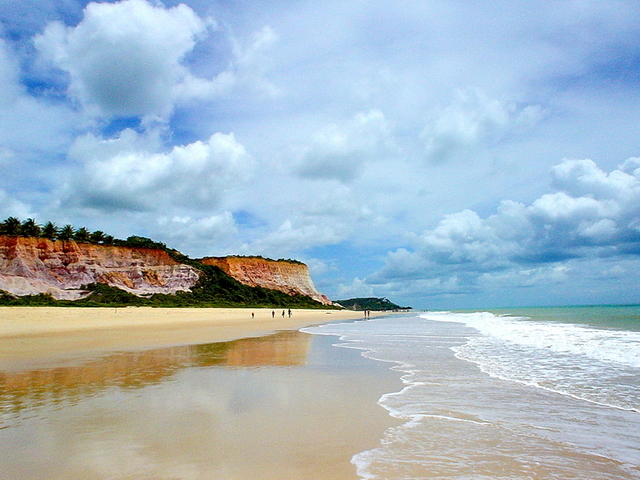 海も絶景級に綺麗なバイーア