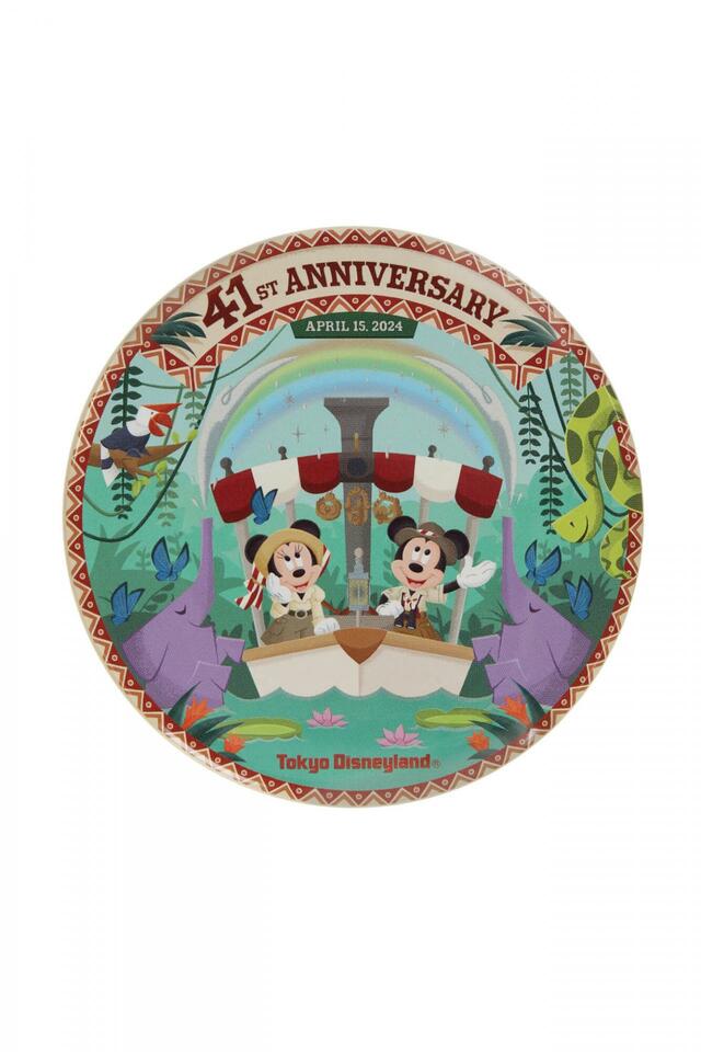 カンバッジ 500円｜東京ディズニーランド開園41周年を記念した「ジャングルクルーズ：ワイルドライフ・エクスぺディション」モチーフのグッズ｜販売店舗：東京ディズニーランド「アドベンチャーランド・バザール」｜発売日：2024年4月15日（月）