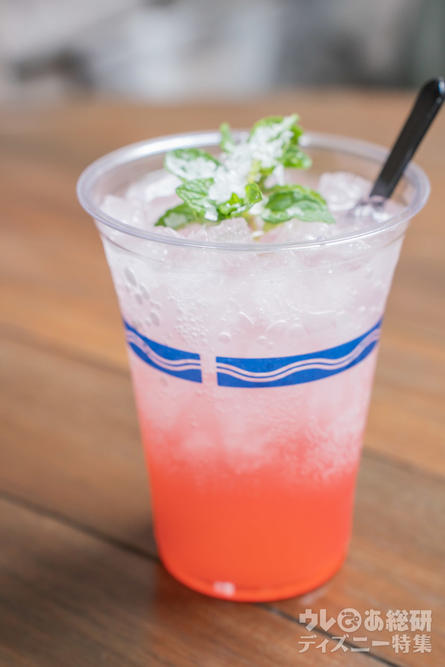 スパークリングカクテル（ラム＆ピンクグレープフルーツ）¥780