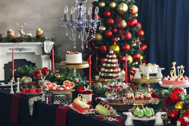「アリスのクリスマス晩餐会」＜期間：2025年11月8日～12月28日＞【不思議の国のアリスの世界観で楽しむスイーツビュッフェ♪ヒルトン福岡シーホークで『アリスのクリスマス晩餐会』開催】