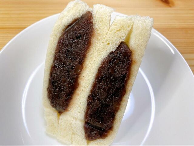 【ドン・キホーテ あんこMAXサンド】きれいな断面が食欲をそそります♪