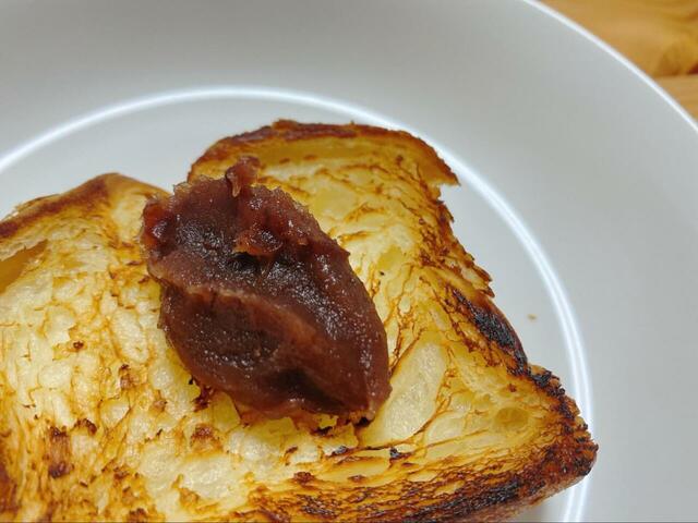 【カルディ 小倉あんバター 140g】塗り広げやすいのもポイント