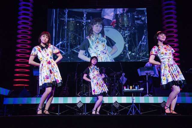 オフィシャルショット