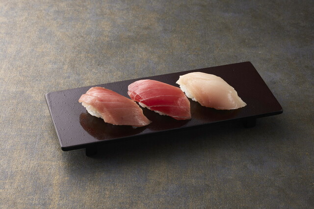 【ゆず庵の食べ放題メニュー人気ランキング 4位】「鮪づくし三貫盛り（中とろ、赤身、とろびんちょう）」