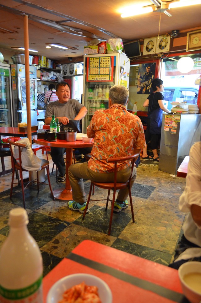 人気の酒場街、鍾路3街のなかでも指折りの人気居酒屋『幸福カンチプ』