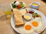 【ビッグボーイ トースト&エッグ(サラダバー・スープバー付)】モーニングドリンクバー110円(税込)をつけると、より充実したモーニングに!朝からバランスよく食事を楽しめます