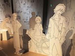 『バケモノの子』展／部屋に並ぶ真琴や千昭のパネルを見ていると、彼らが今にもしゃべり出しそうな感覚さえ覚える 