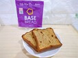 【BASE BREAD　ミニ食パン・レーズン】たんぱく質13.5g、鉄2.0g、ビタミンC17mg摂れる