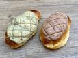 【PARKER HOUSE BUTTER ROLL（パーカーハウスバターロール）】「ラム酒香る大人のメロンパン」（左）と新作「いちごぱん」