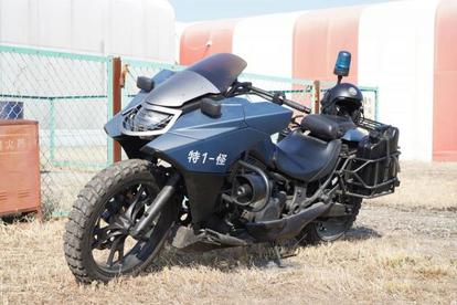 山田涼介(Hey! Say! JUMP)】特装バイクに「かっけぇ！」映画『大