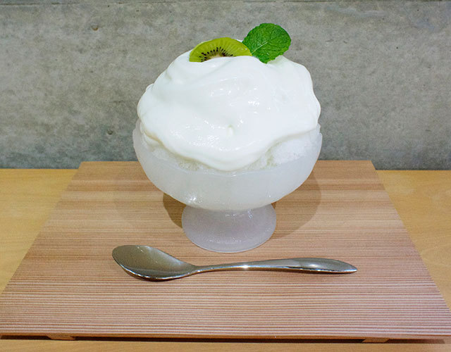 ほうせき箱／キウイヨーグルトごおり 750円