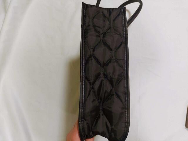 約11.5cmのたっぷりマチあり