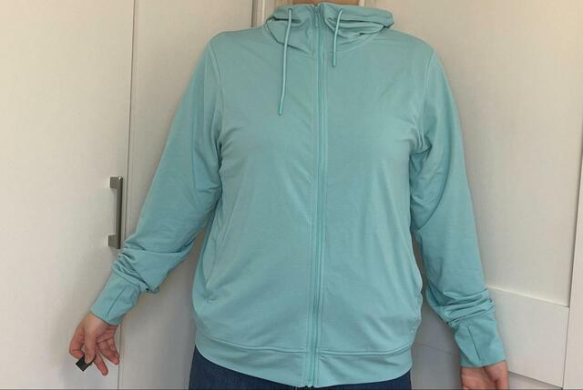 【ユニクロ エアリズムUVカットメッシュパーカ（長袖）】XLでもダボッとし過ぎず着やすい