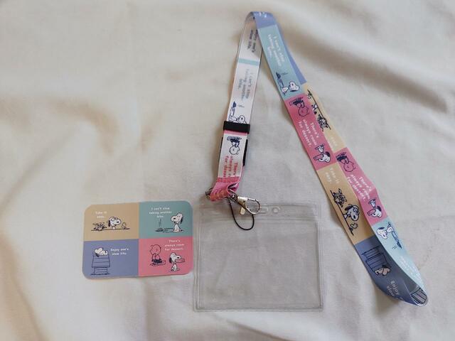 カラフルなストラップ付き