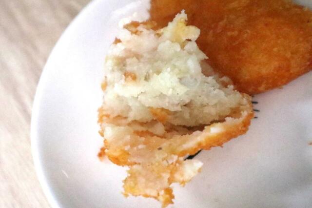 【ローソンストア100  おいしいコロッケ（40g×5個入）】シンプルにじゃがいもの甘さを味わうタイプのコロッケです