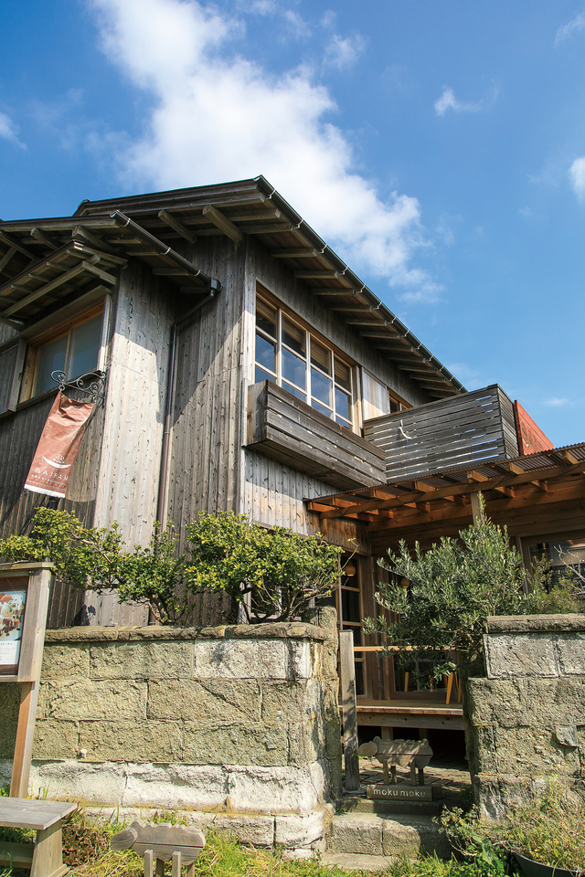 長谷 ・SAIRAM／国道134号線沿いに佇む一軒家。