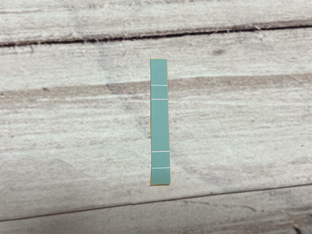 さらにAのパーツも点線に沿ってカットします