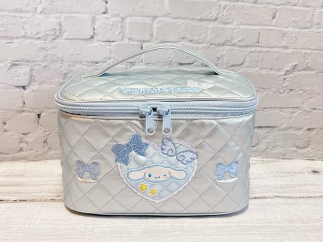 ボトルタイプのコスメを収納してみました！【サンリオキャラクターズ当りくじ】「3．バニティケース／シナモロール」