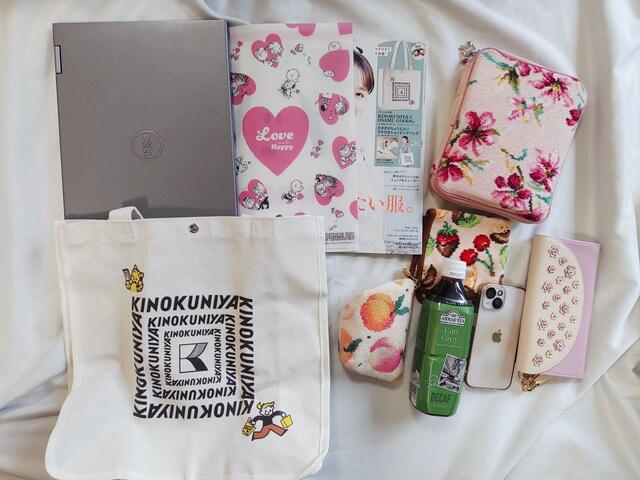 PC、A4サイズのファイル雑誌もラクラク