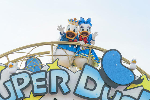 「クワッキーセレブレーション★ ドナルド・ザ・レジェンド!」のようす【「ディズニー・パルパルーザ“ドナルドのクワッキー・ダック!ダック!ダックシティ!”」】