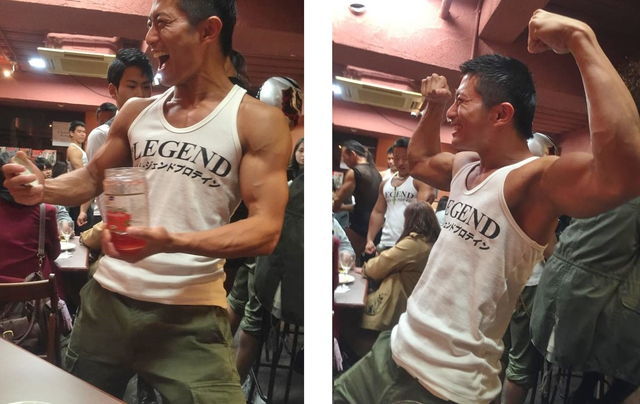 蓋が開いてからも延々ポーズをとり続ける！