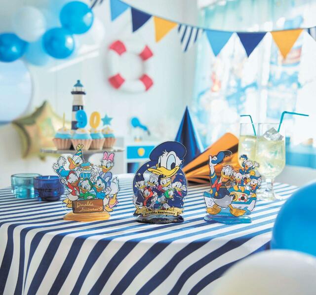 存在感のあるアクリルスタンド「ドナルド＆ファミリー」｜各2,290円(税込）