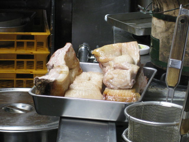 焼きあがったばかりのチャーシュー