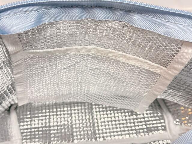 【ファミリーマートオリジナル サンリオキャラクターズ当りくじ】保冷バッグ：5等「保冷バッグ シナモロール」保冷剤を入れるのに便利なメッシュポケット付き