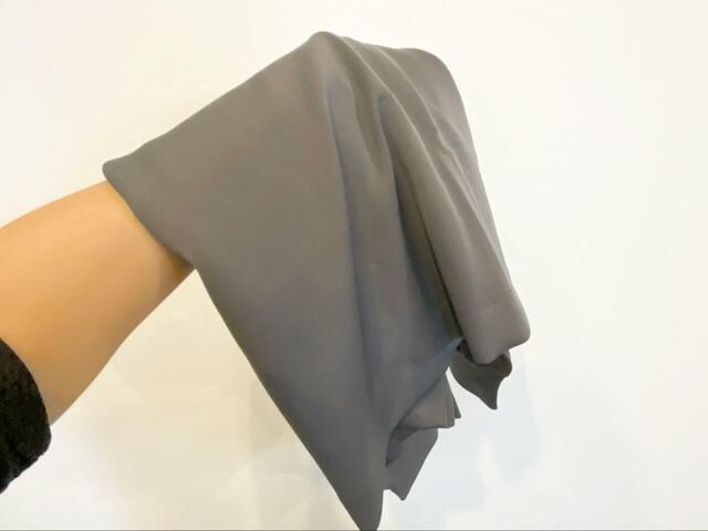 【GLOBAL WORK  上品スウェットセットアップ】シワが付きにくい素材なので、このようにぐちゃっとしても心配なし◎