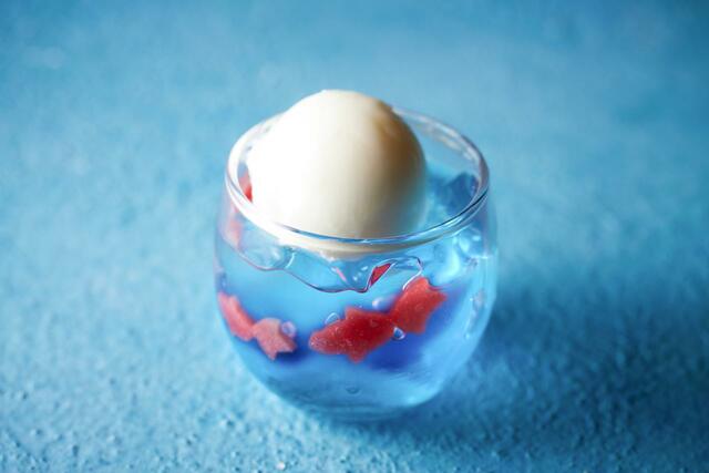 「金魚ゼリー」【ハイアット セントリック 銀座 東京 × すみだ水族館が「すみだ水族館コラボアフタヌーンティー」開催】