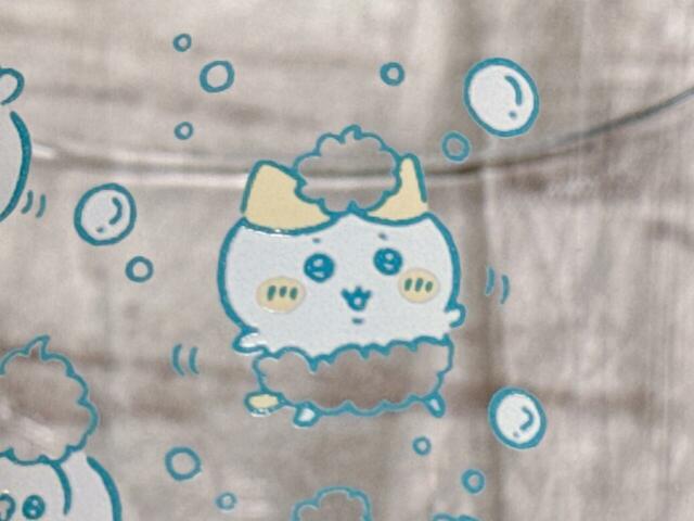 ハチワレもフリフリダンス♪ほんわかした雰囲気がかわいすぎる〜！