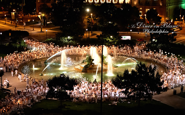 超優雅な“白”で統一されたパーティー「ディネ・アン・ブラン」