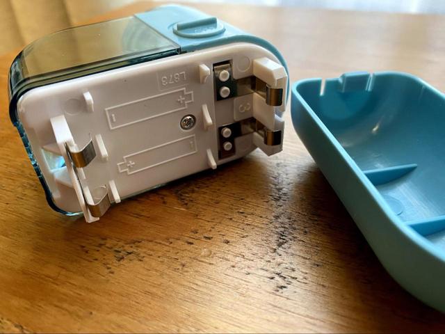 ダイソーの「くるくる毛玉とり」